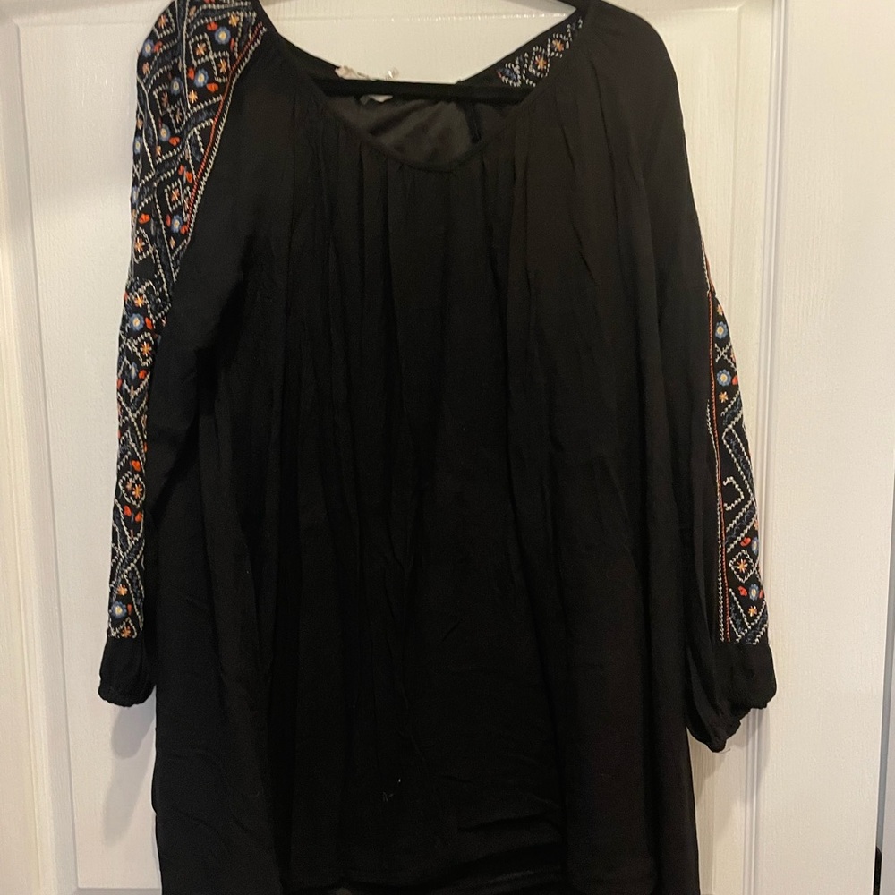 Entro black dress with sleeve details